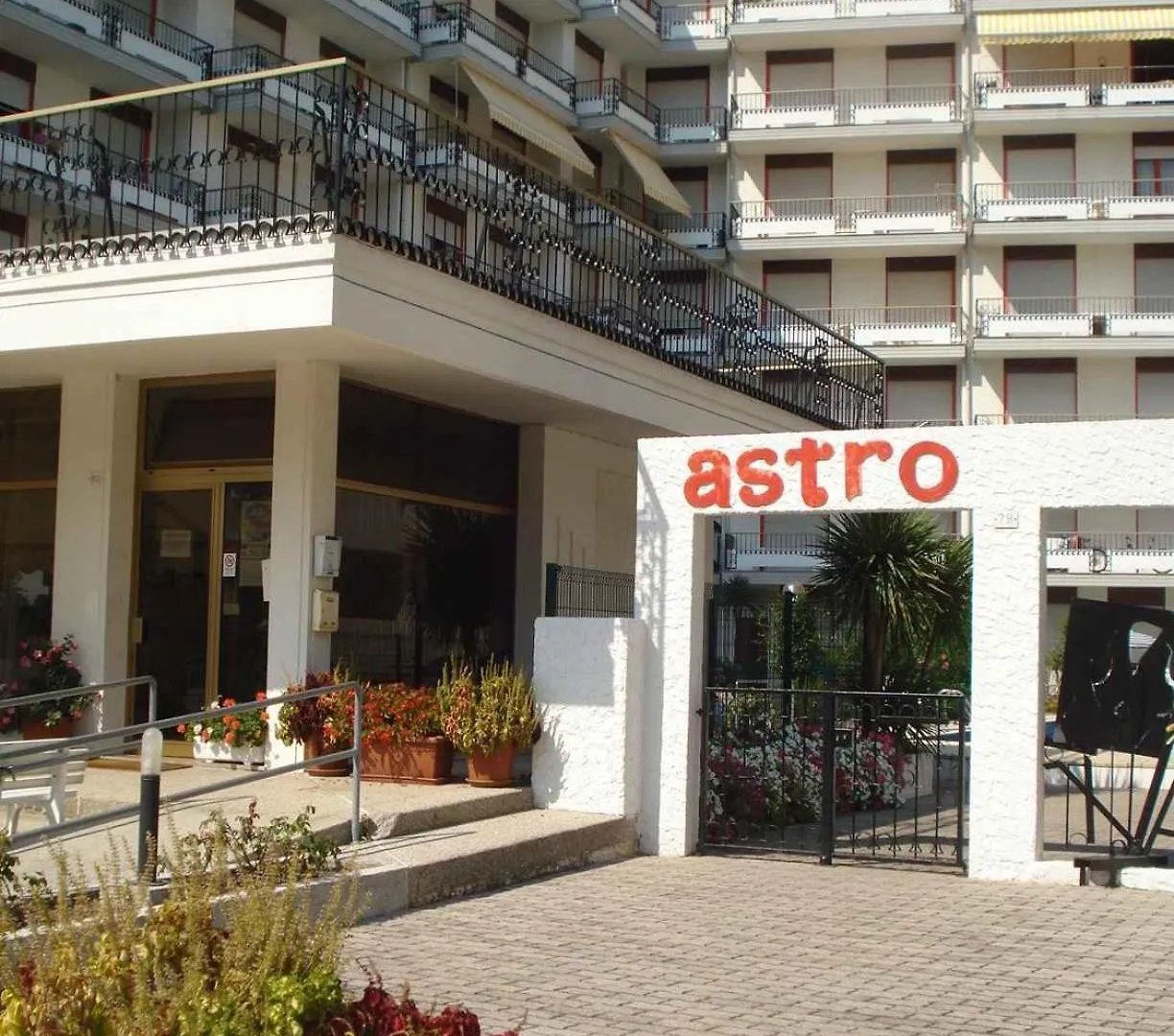 Apartment In Porto Santa Margherita 48301